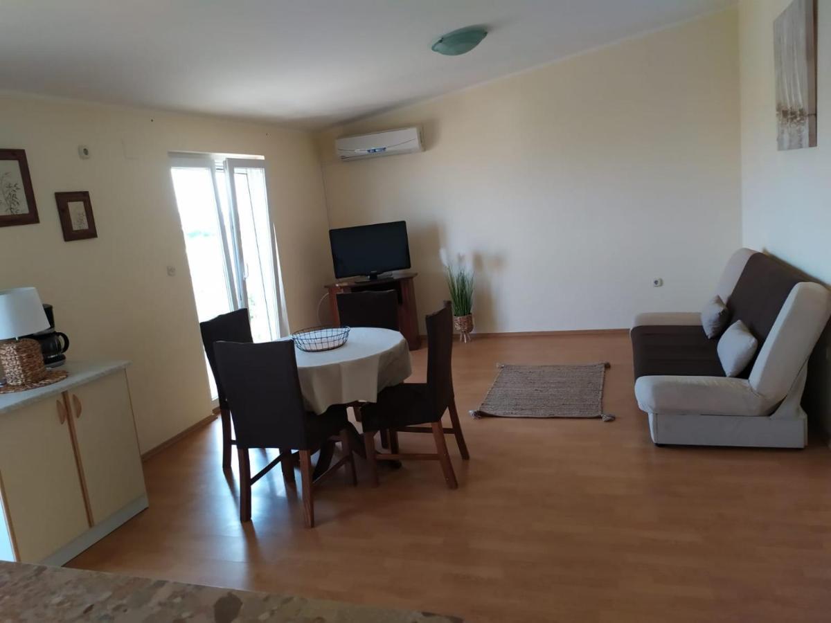 Apartments Marta Kastel Novi Exterior photo