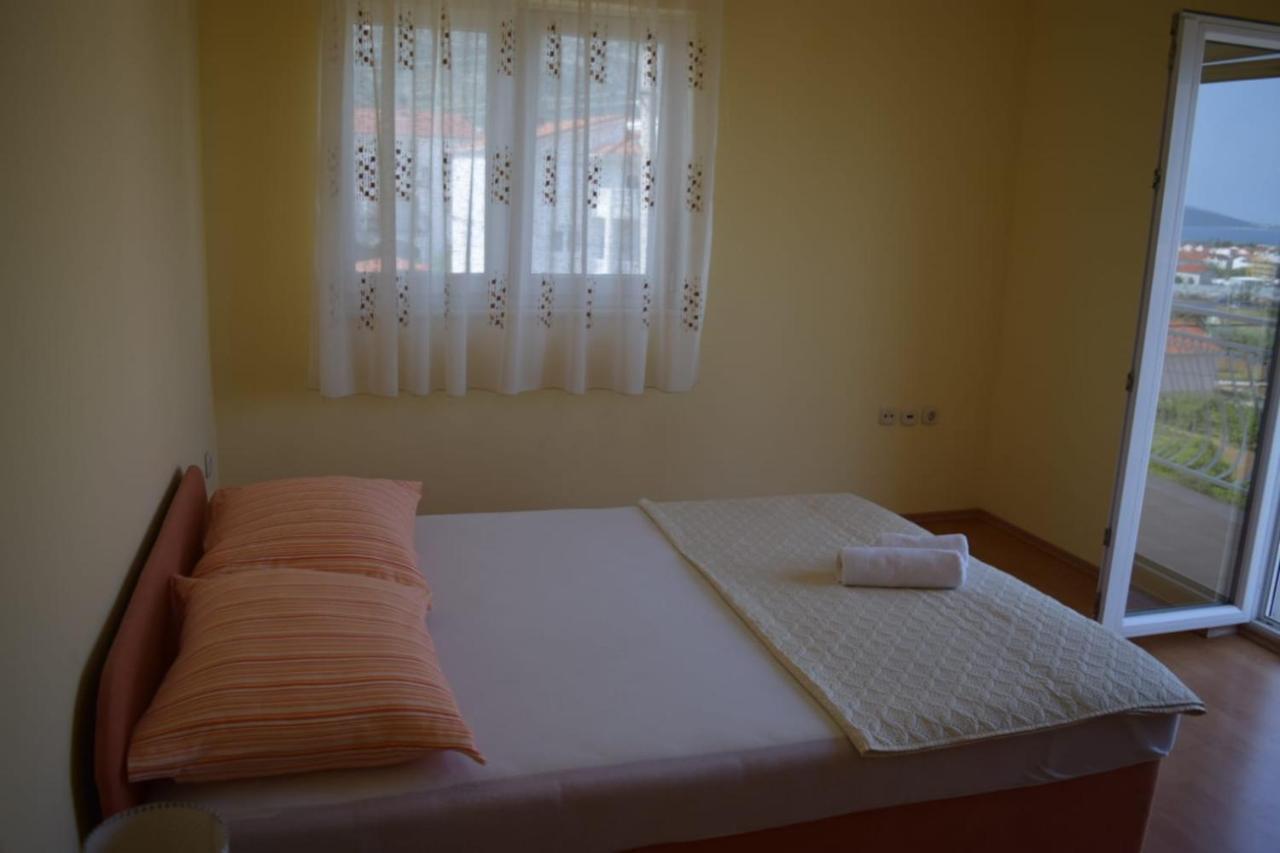 Apartments Marta Kastel Novi Exterior photo